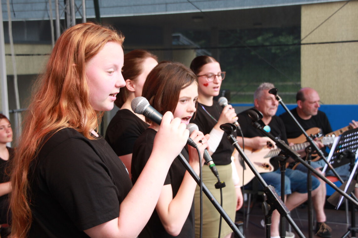 Die „Black Forest Birds“, die Band der Kinder- und Jugendhilfe der Stiftung St. Franziskus, begeisterten das Publikum mit Songs aus den aktuellen Charts.