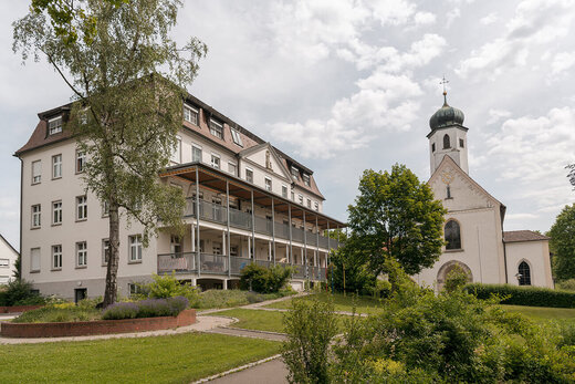 Gebäude des SBBZ Sehen mit Internat in Baindt