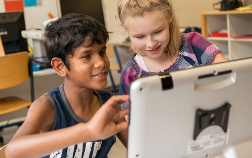 Kinder lernen gemeinsam in der Bildungsgang Grund-, Werkreal- und Förderschule